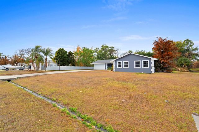 2118 SE Morningside Boulevard, Port St. Lucie, FL 34952