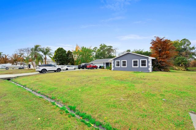 2118 SE Morningside Boulevard, Port St. Lucie, FL 34952