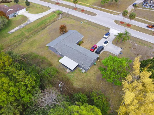 2118 SE Morningside Boulevard, Port St. Lucie, FL 34952