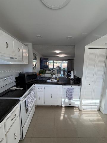8814 W Mcnab Road 103, Tamarac, FL 33321