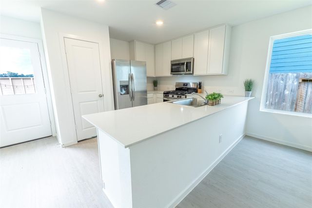 25637 Rose Creek Drive, Cleveland, TX 77328