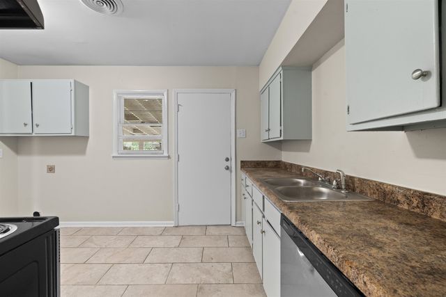 1743 S PERKINS RD, Memphis, TN 38117