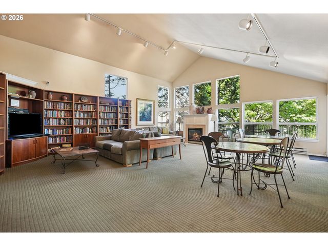 20130 Larkspur Ln 98, West Linn, OR 97068
