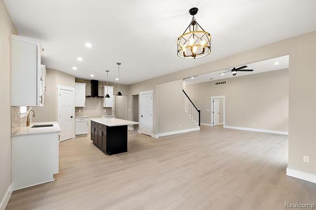 49287 London Bridge Drive, Macomb, MI 48044