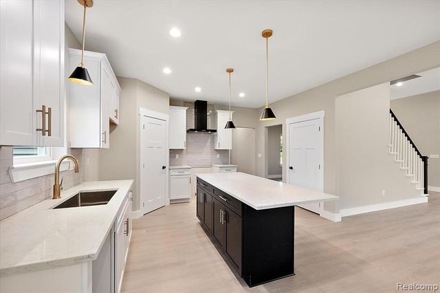 49287 London Bridge Drive, Macomb, MI 48044