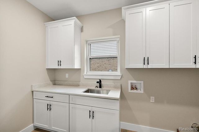 49287 London Bridge Drive, Macomb, MI 48044