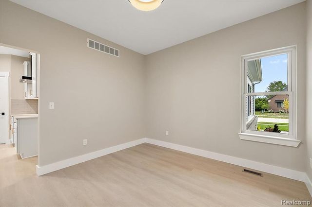 49287 London Bridge Drive, Macomb, MI 48044