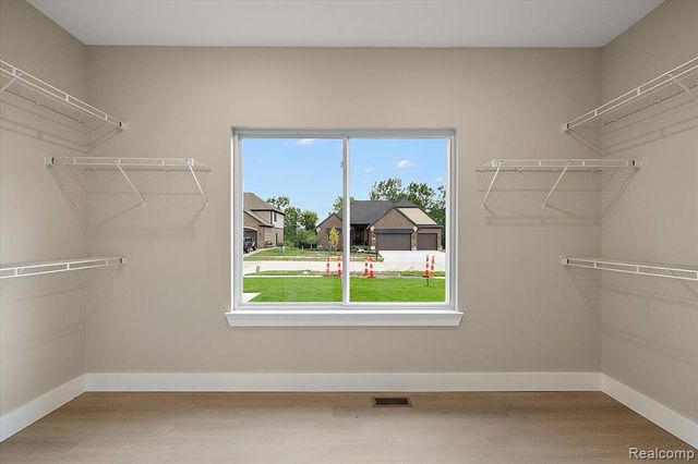 49287 London Bridge Drive, Macomb, MI 48044