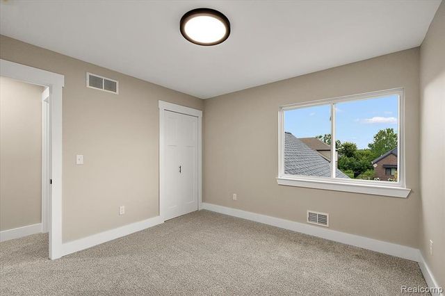 49287 London Bridge Drive, Macomb, MI 48044