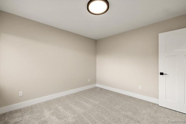 49287 London Bridge Drive, Macomb, MI 48044