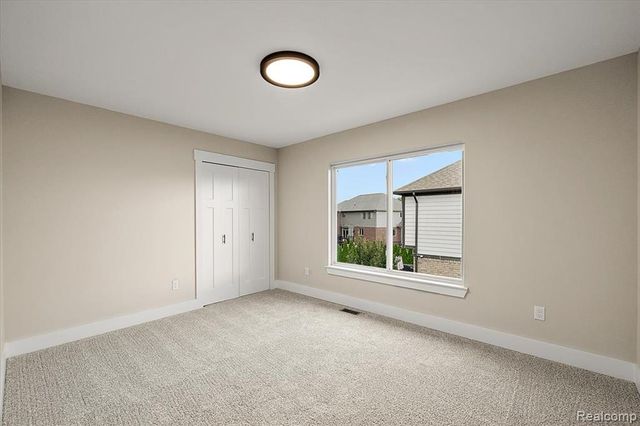 49287 London Bridge Drive, Macomb, MI 48044