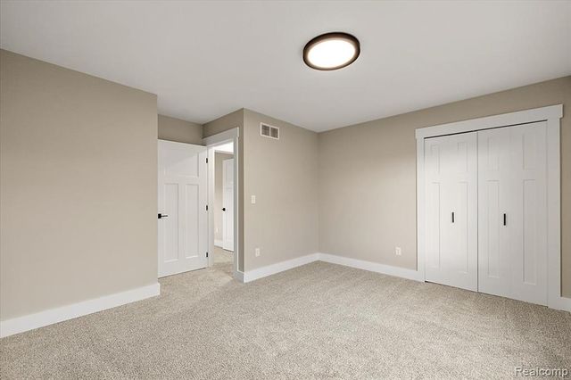 49287 London Bridge Drive, Macomb, MI 48044