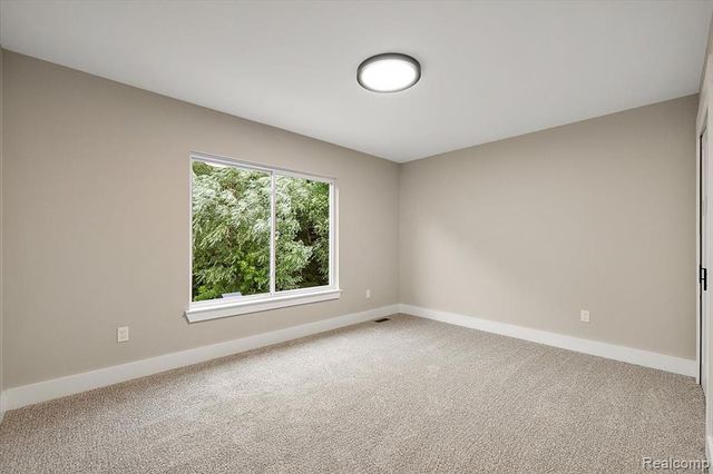 49287 London Bridge Drive, Macomb, MI 48044