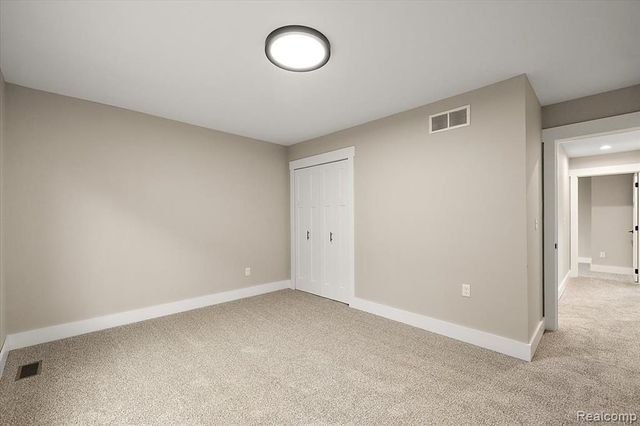 49287 London Bridge Drive, Macomb, MI 48044