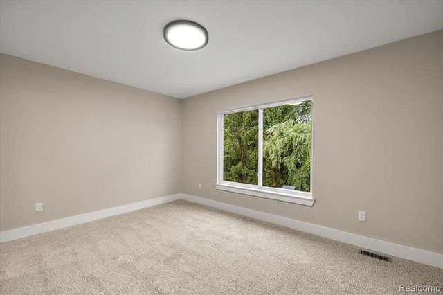 49287 London Bridge Drive, Macomb, MI 48044