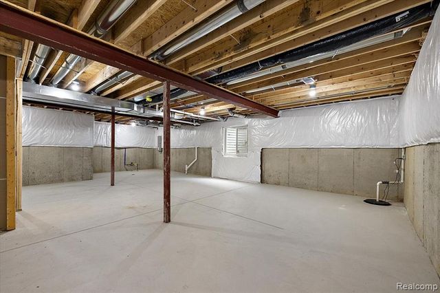 49287 London Bridge Drive, Macomb, MI 48044