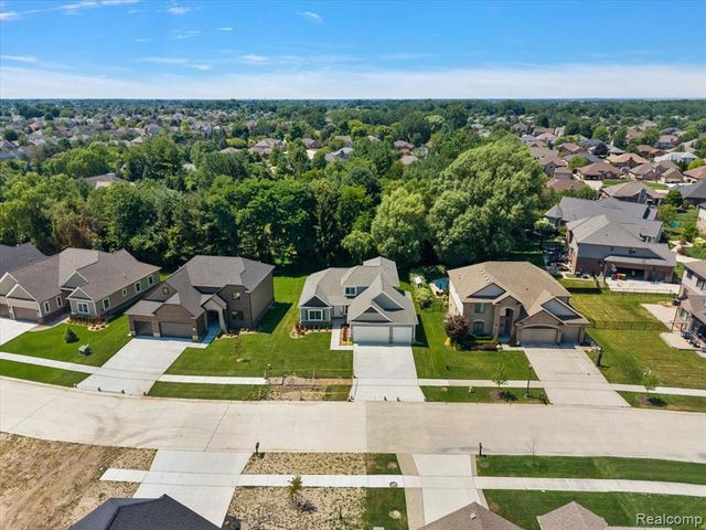 49287 London Bridge Drive, Macomb, MI 48044