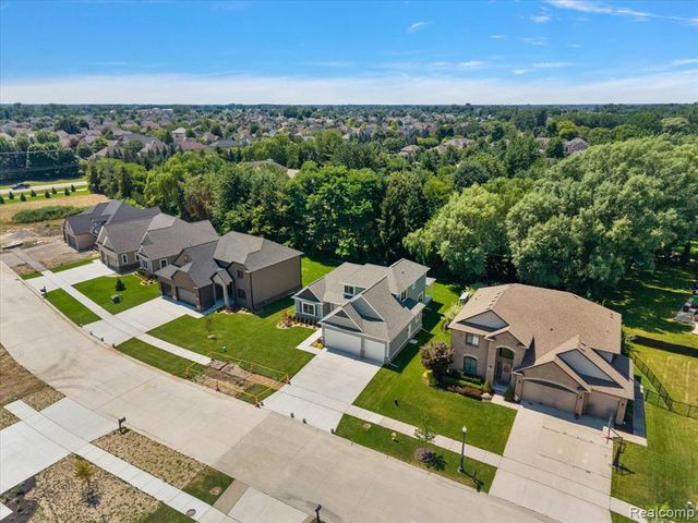 49287 London Bridge Drive, Macomb, MI 48044