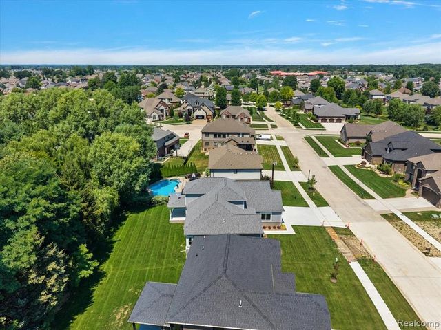 49287 London Bridge Drive, Macomb, MI 48044