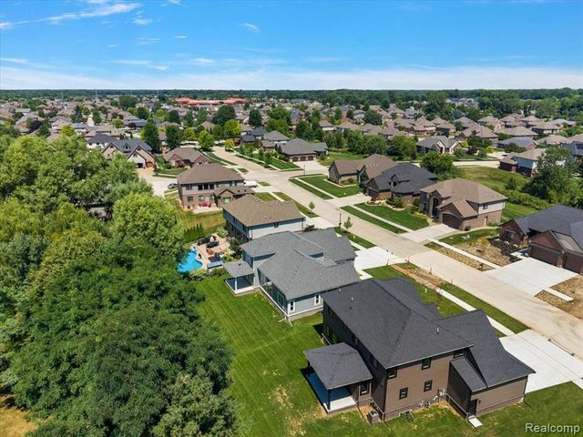 49287 London Bridge Drive, Macomb, MI 48044