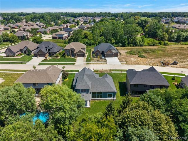 49287 London Bridge Drive, Macomb, MI 48044