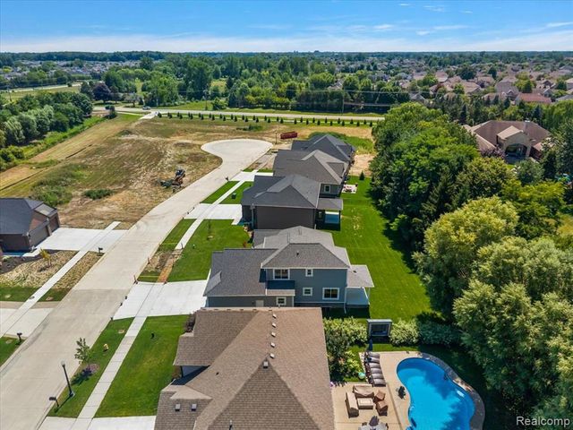 49287 London Bridge Drive, Macomb, MI 48044