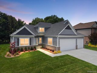 49287 London Bridge Drive, Macomb, MI 48044