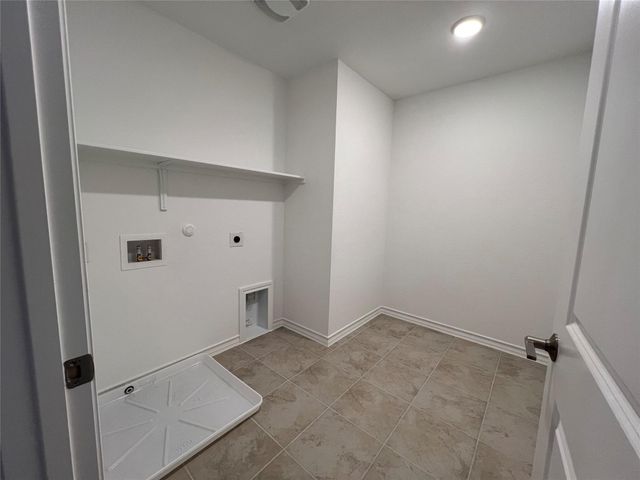 204 Doodle LN, Hutto, TX 78634