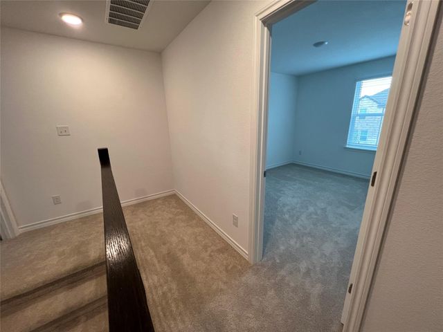 204 Doodle LN, Hutto, TX 78634