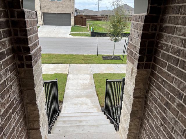204 Doodle LN, Hutto, TX 78634