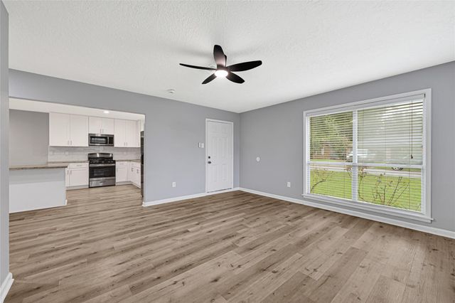 2131 Counter Point Drive, Houston, TX 77055