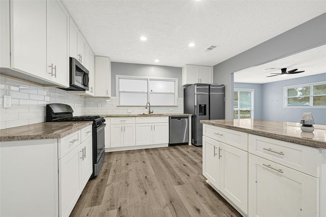 2131 Counter Point Drive, Houston, TX 77055