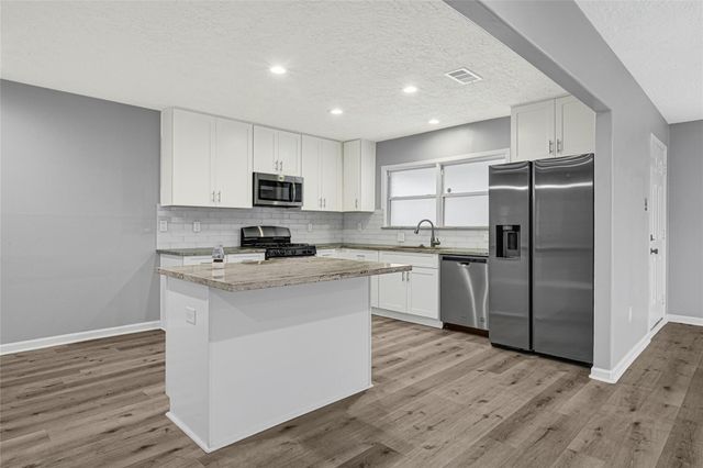 2131 Counter Point Drive, Houston, TX 77055