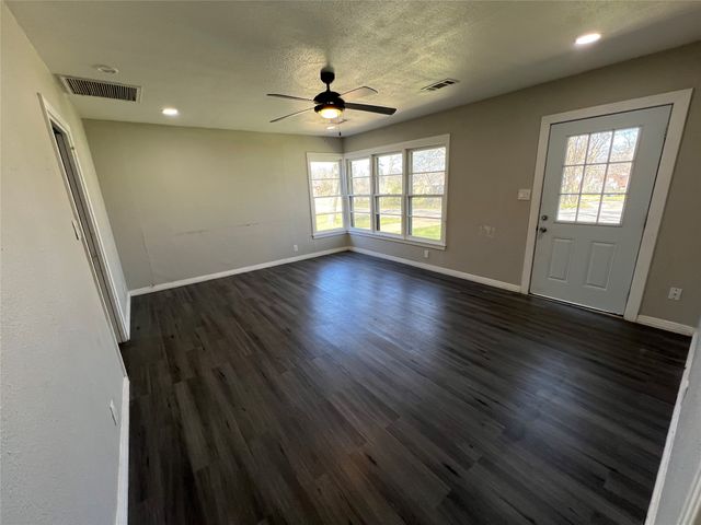 2912 W Elm Street, Denison, TX 75020