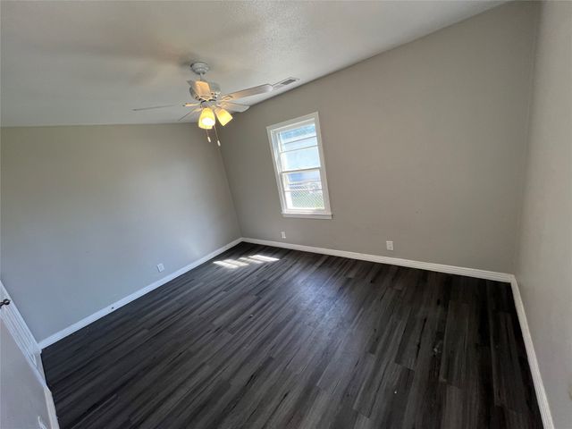 2912 W Elm Street, Denison, TX 75020