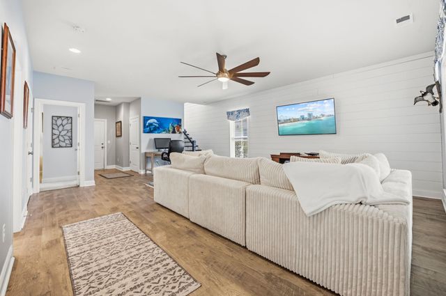 201 Splendor Circle, Murrells Inlet, SC 29576