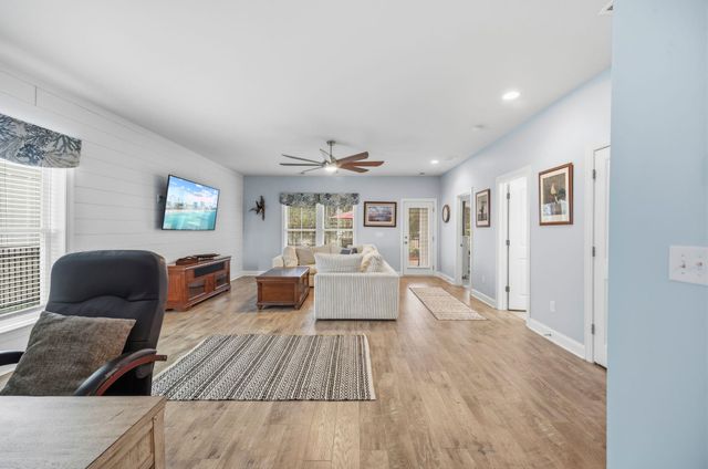 201 Splendor Circle, Murrells Inlet, SC 29576