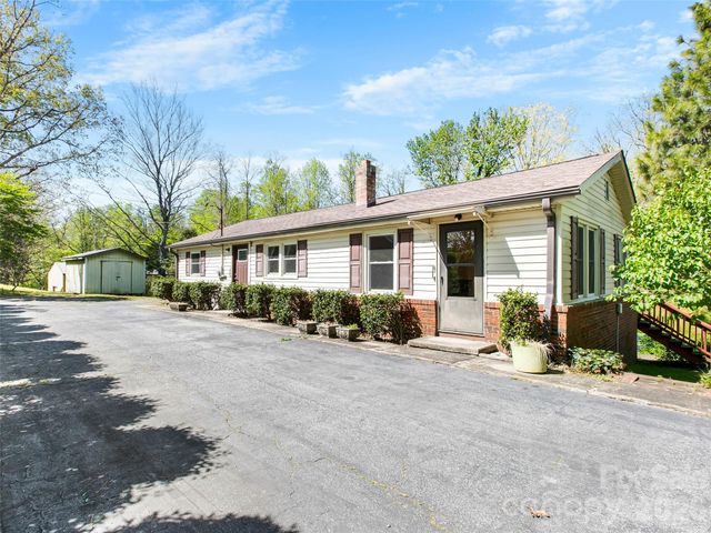 203 Dundee Street, Hendersonville, NC 28791