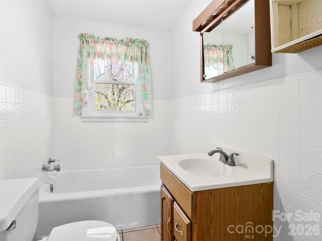203 Dundee Street, Hendersonville, NC 28791