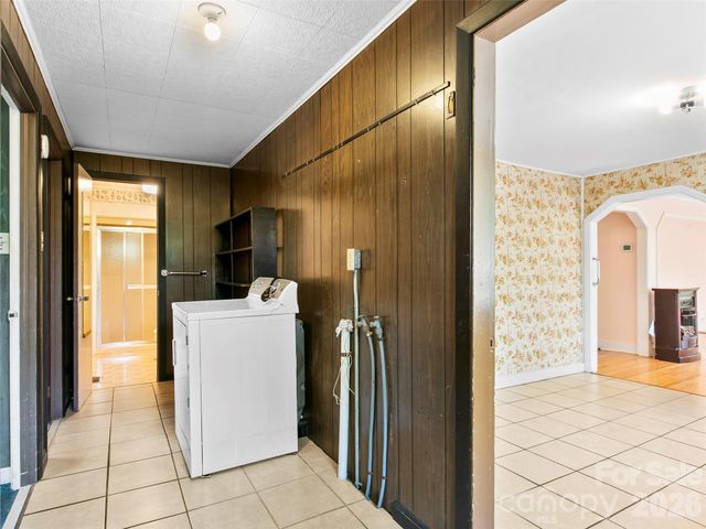 203 Dundee Street, Hendersonville, NC 28791