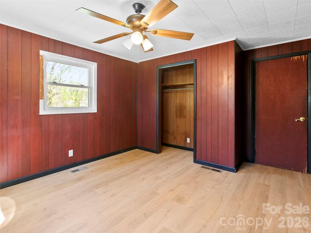 203 Dundee Street, Hendersonville, NC 28791