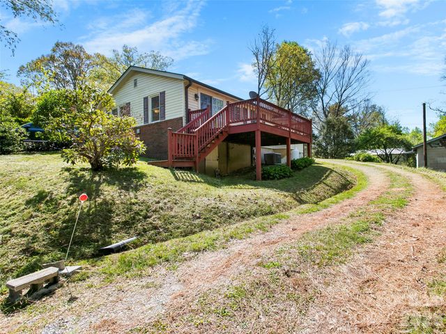 203 Dundee Street, Hendersonville, NC 28791