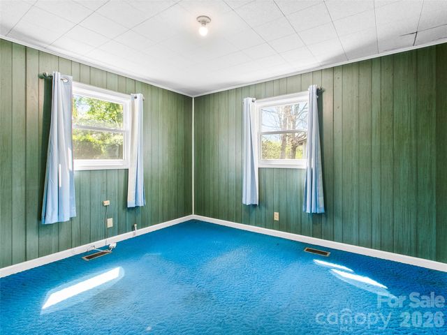 203 Dundee Street, Hendersonville, NC 28791