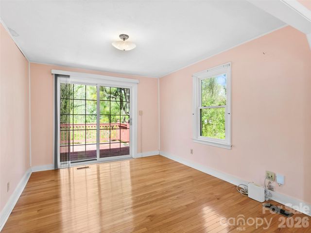 203 Dundee Street, Hendersonville, NC 28791