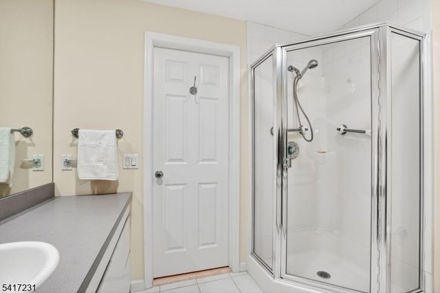 20 Conklin Ct, Roseland Boro, NJ 07068