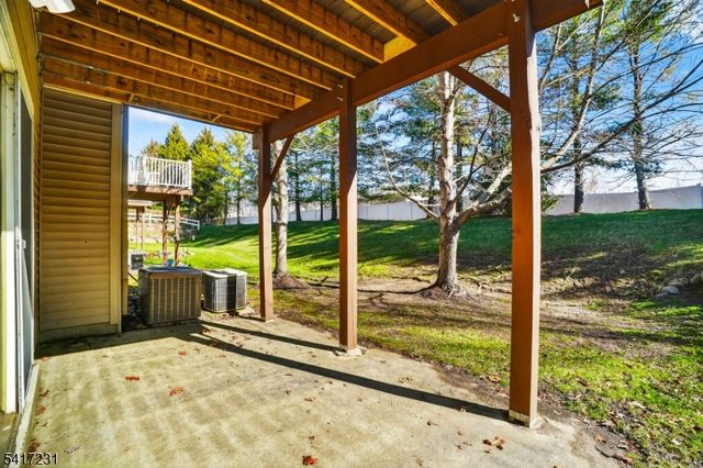 20 Conklin Ct, Roseland Boro, NJ 07068