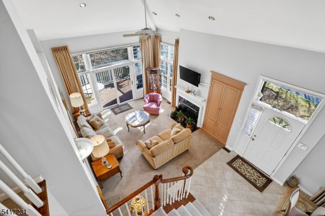 20 Conklin Ct, Roseland Boro, NJ 07068