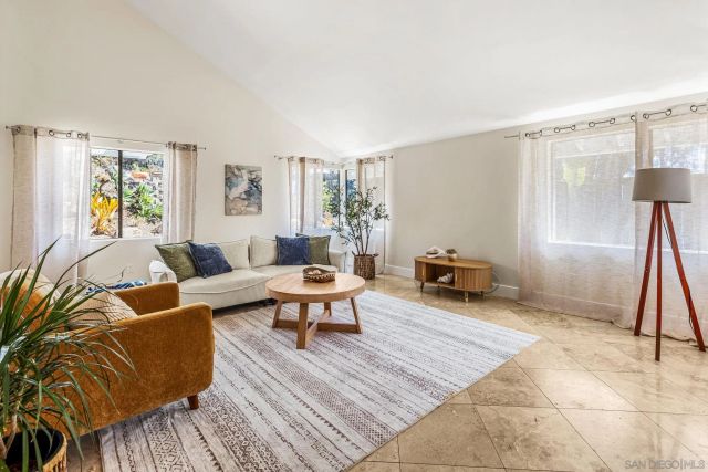 1141 Cerro Largo Dr, Solana Beach, CA 92075