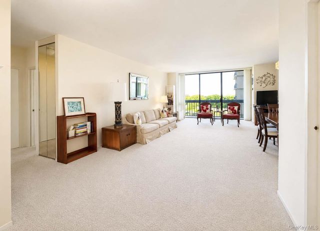 26910 Grand Central Parkway 6T, Floral Park, NY 11005