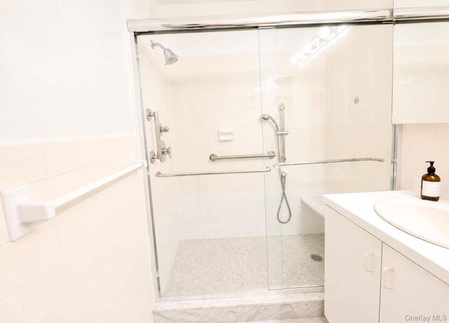 26910 Grand Central Parkway 6T, Floral Park, NY 11005
